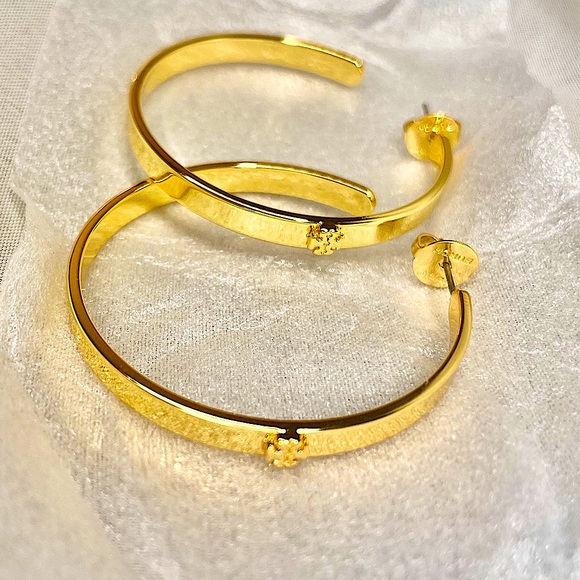 Tory Burch Jewelry - NEW Tory Burch Kira Hoop earrings 18k gold plated 💛1.75 length 💛 extra shiny